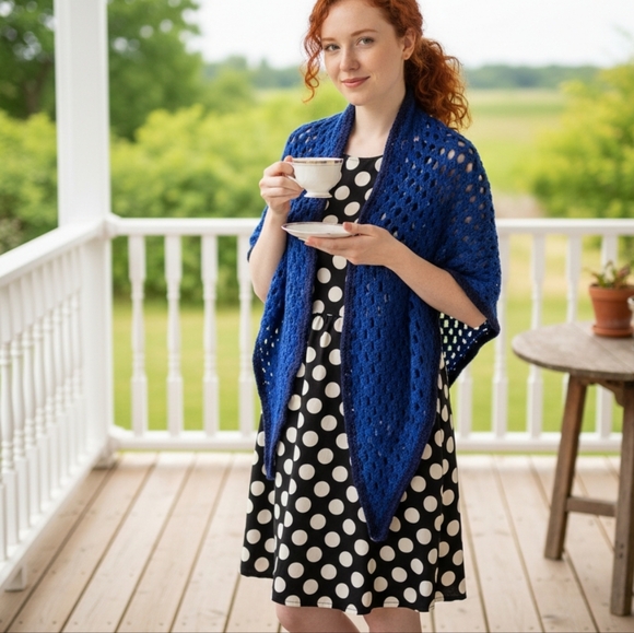 💙 Handmade Crochet Triangle Shawl Wrap | Blue 🧶 - Picture 1 of 6